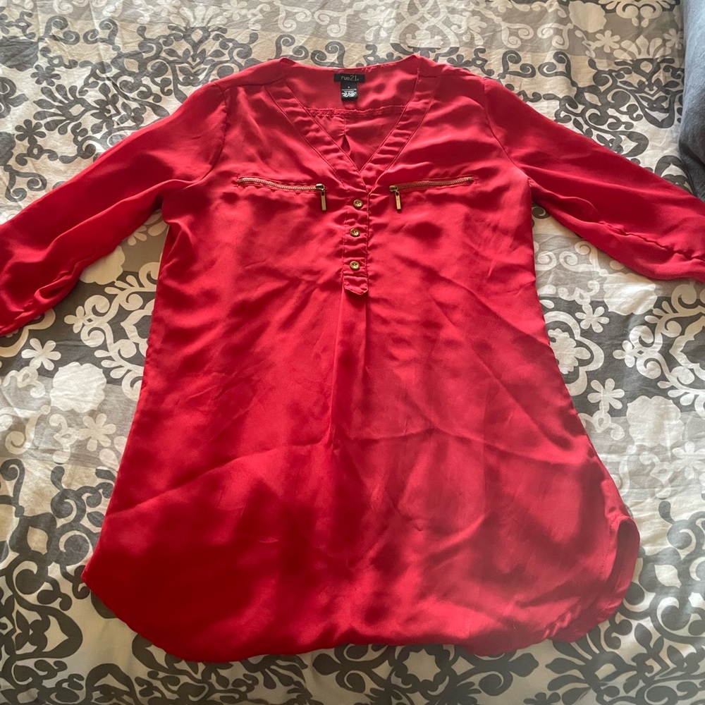 Loose-fit, business casual top